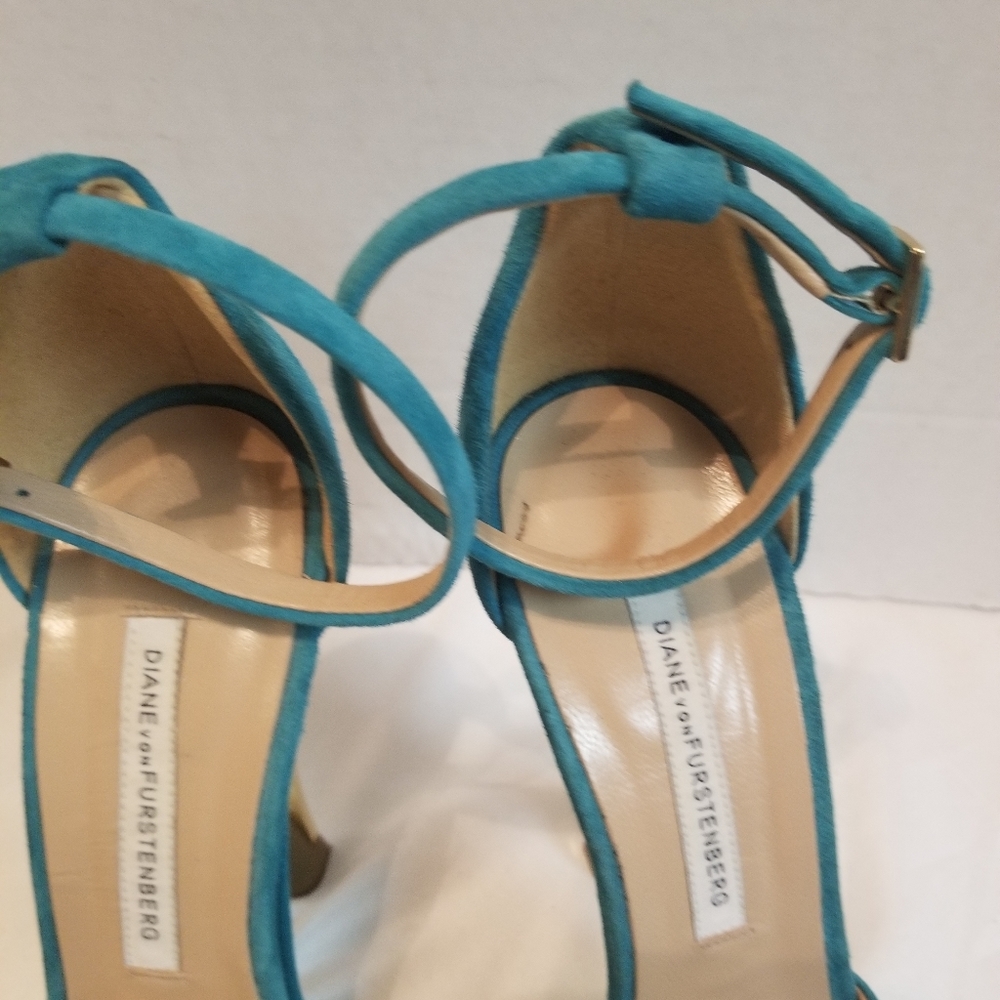 Diane von Furstenberg  7.5 heels - Picture 9 of 15